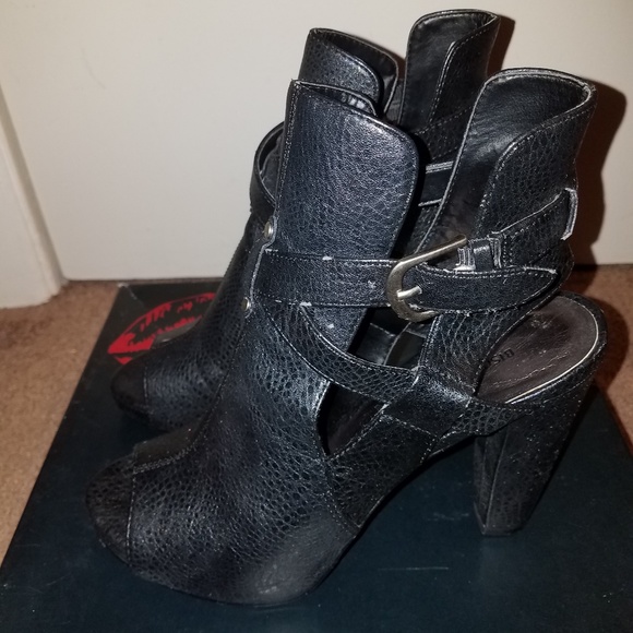 ‼FINAL PRICE‼ For Michele Bohbot Bisou Bisou heels - Picture 6 of 6